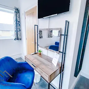 Arbury Manor - Self Catering - Self Check In - All En-suite - Off Road Parking - Superfast Wifi 3*, Cambridge (Cambridgeshire) United Kingdom
